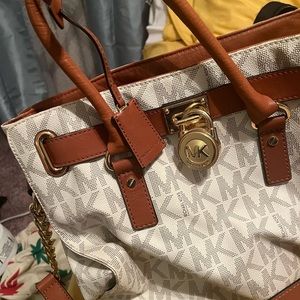 Real MK Bag!! Used Twice was given as gift but I’m a smaller purse person!!